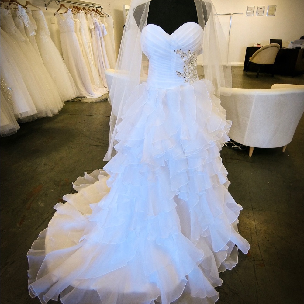 New! Wedding dress